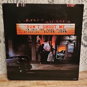 Vintage | 1973 Elton John 'Don't Shoot Me' Vinyl Record